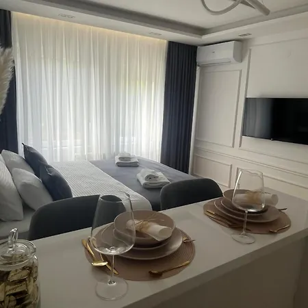 アパート Maja Lux ルマ